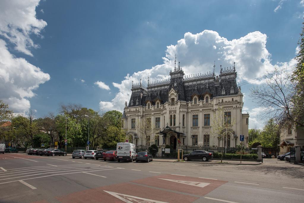 Central Garden By Urbanesq Bucureşti Exterior foto